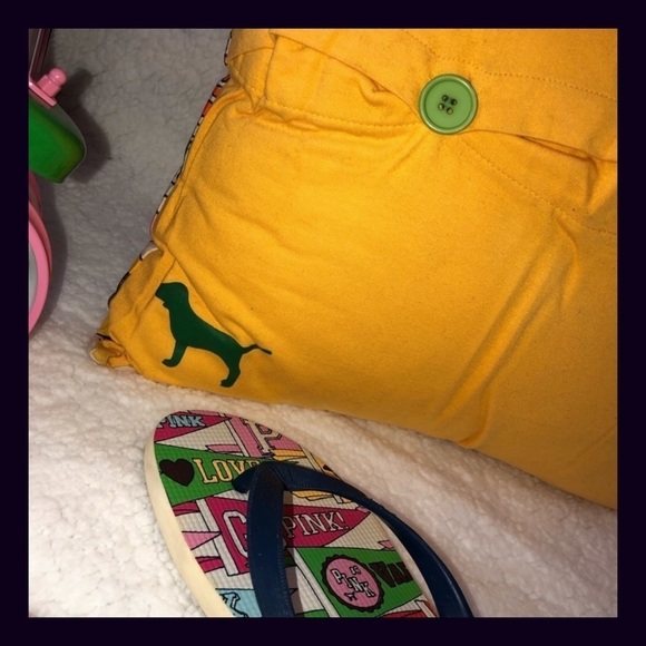 Victoria’s Secret Pink Flag Alarm Clock Throw Pillow Flip Flops Set - Picture 7 of 9